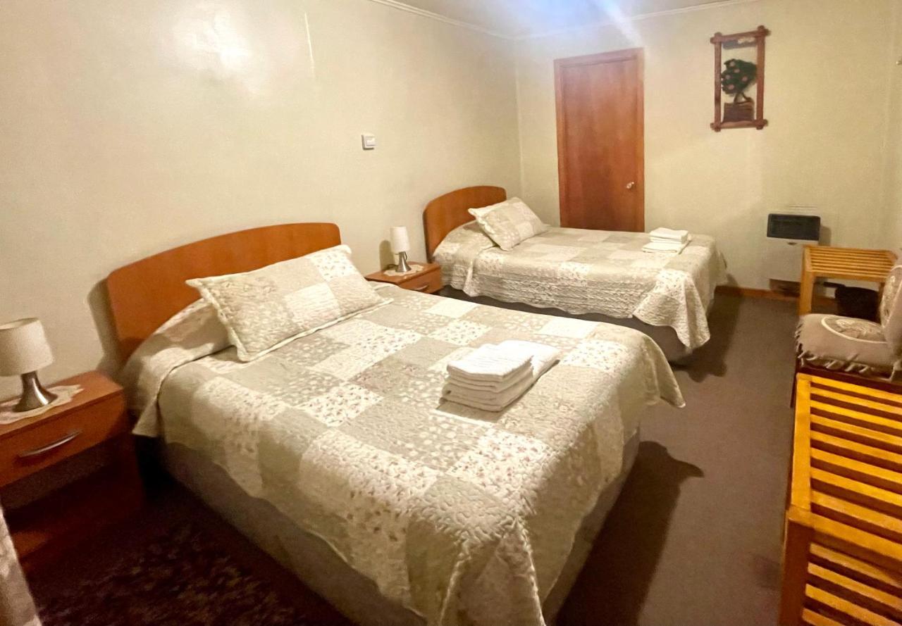 Hospedaje Baquedano Puerto Natales Bagian luar foto
